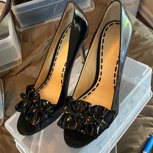 Enzo Angiolini open toed black patent leather pumps